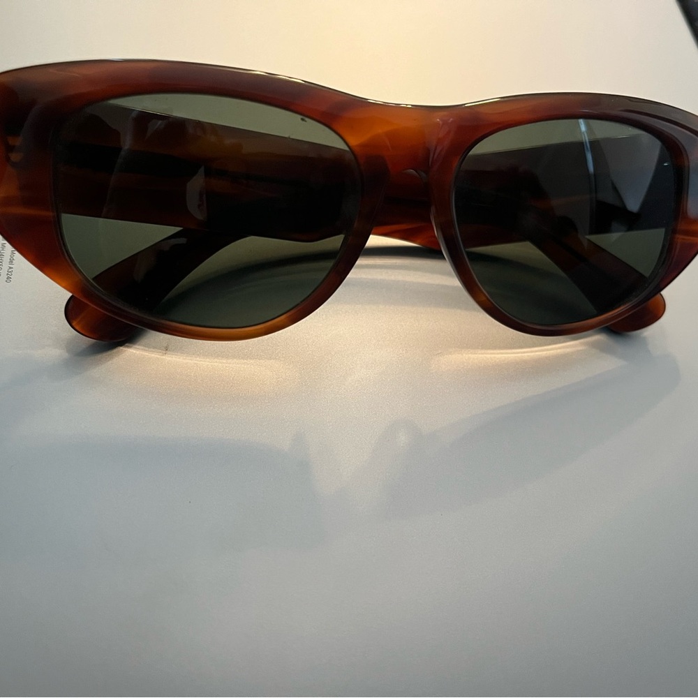 Classic Brown Ray-bans. Worn a few times.
